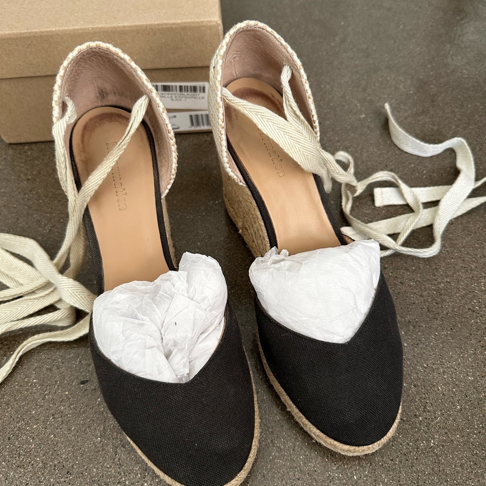 Reformation Camille Black and Cream Espadrille Wedges - Picture 4 of 7